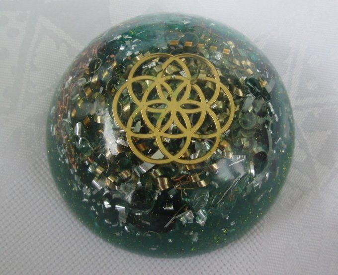 Dôme Orgonite Vert avec symbole "Graine de Vie"